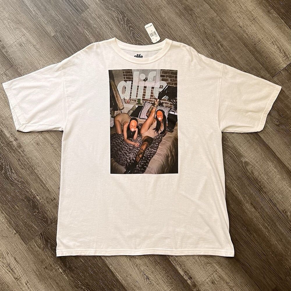 Alife Graphic Photo Tee White XL NWT